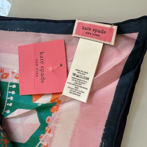 Rare find!!! Kate Spade Silk Square Scarf - Picture 5 of 7